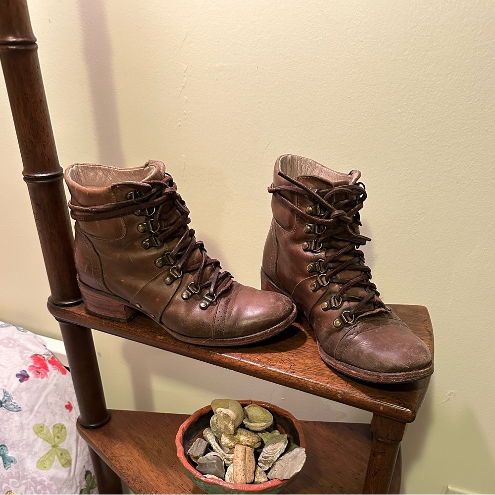 Freebird Gage Lace Up Boots size 7